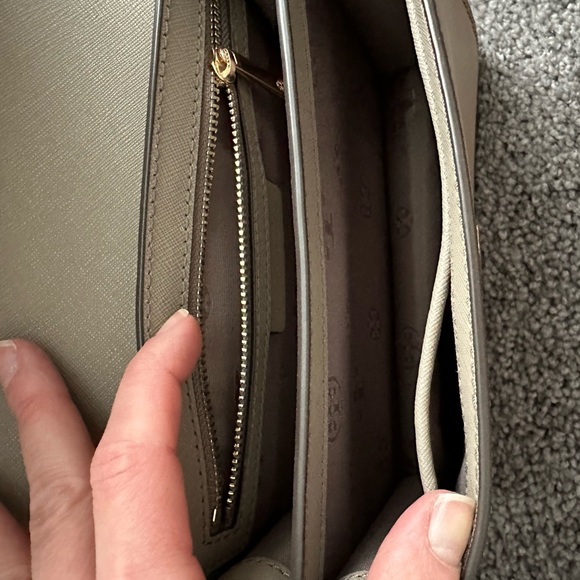 Never used grey Tory Burch bag - Picture 4 of 4
